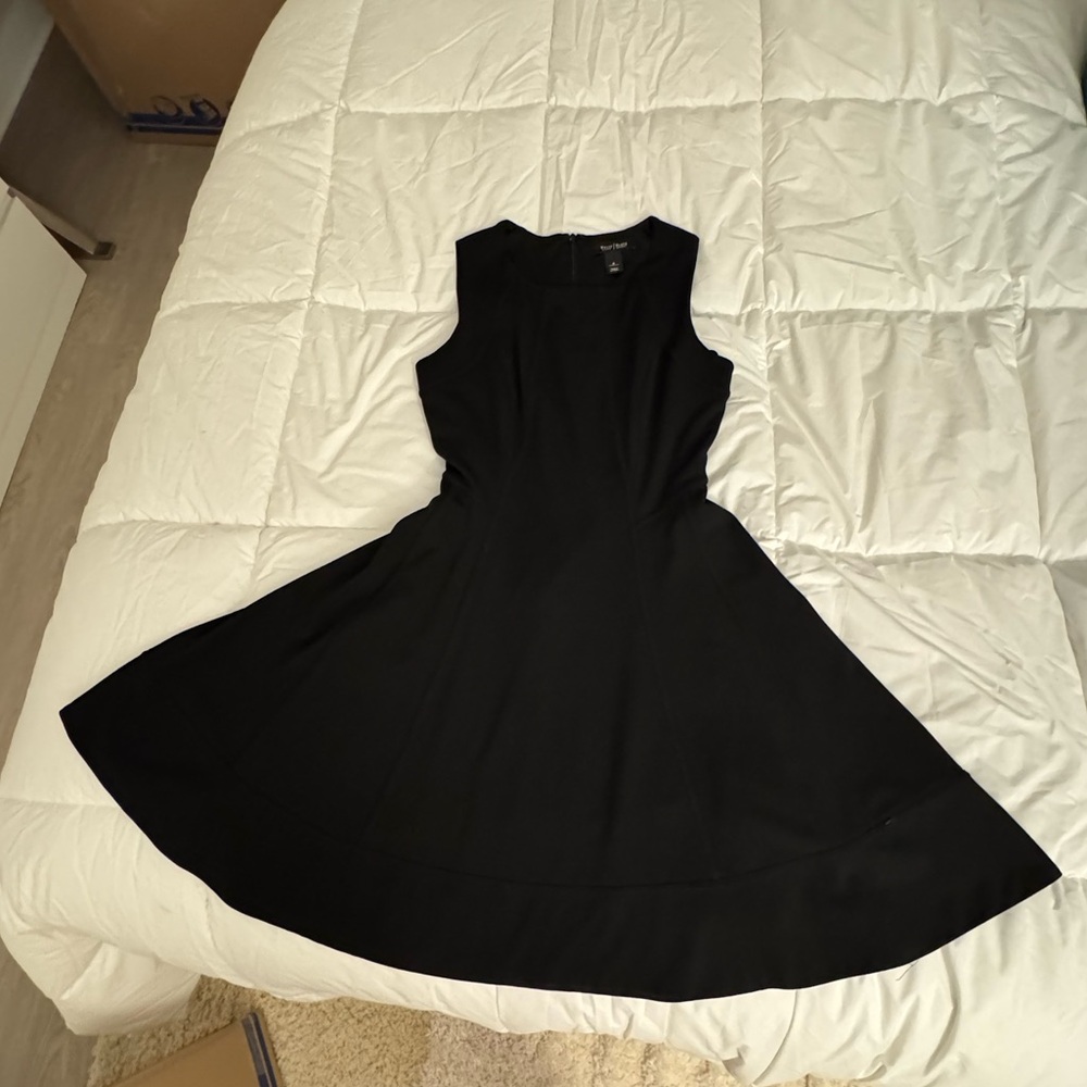 Classic White House / black market dress size 6
